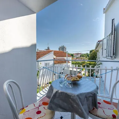 Manda Apartment