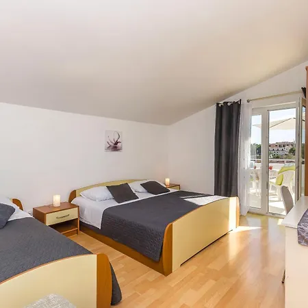 Manda Apartment *