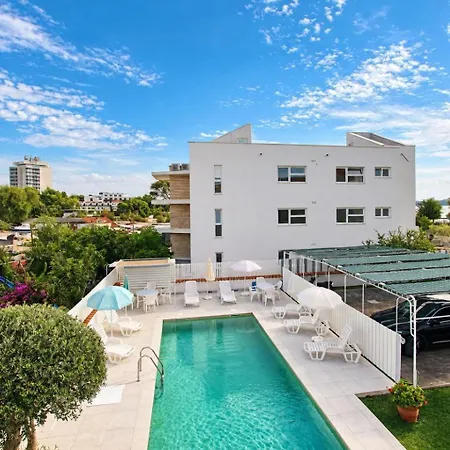 Manda Apartment