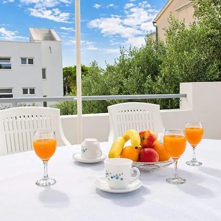 Manda Apartment *
